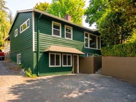 featured image of 9938 Sw Terwilliger Blvd