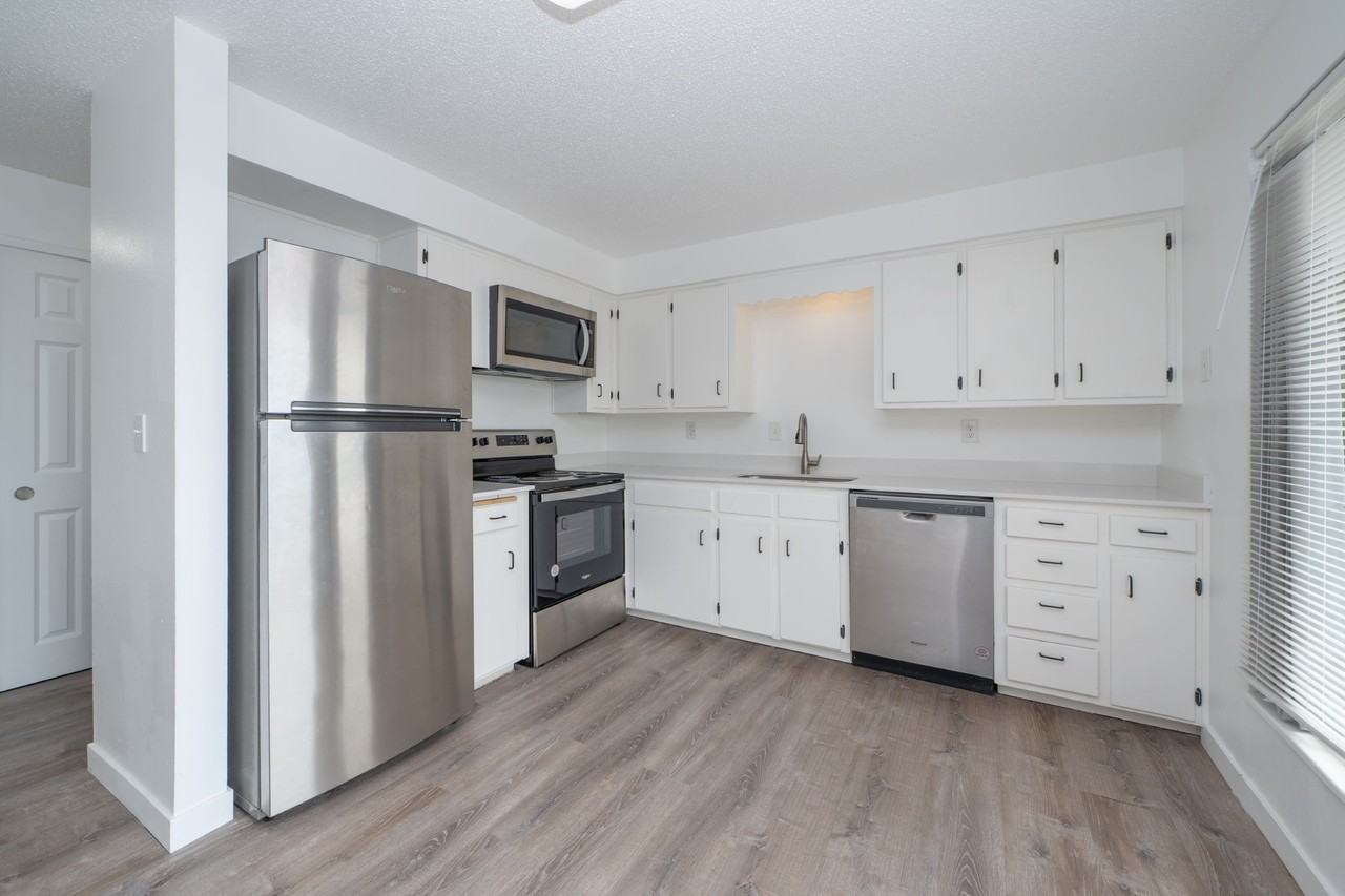 Blue Ridge Apartments - Photo 4 of 16