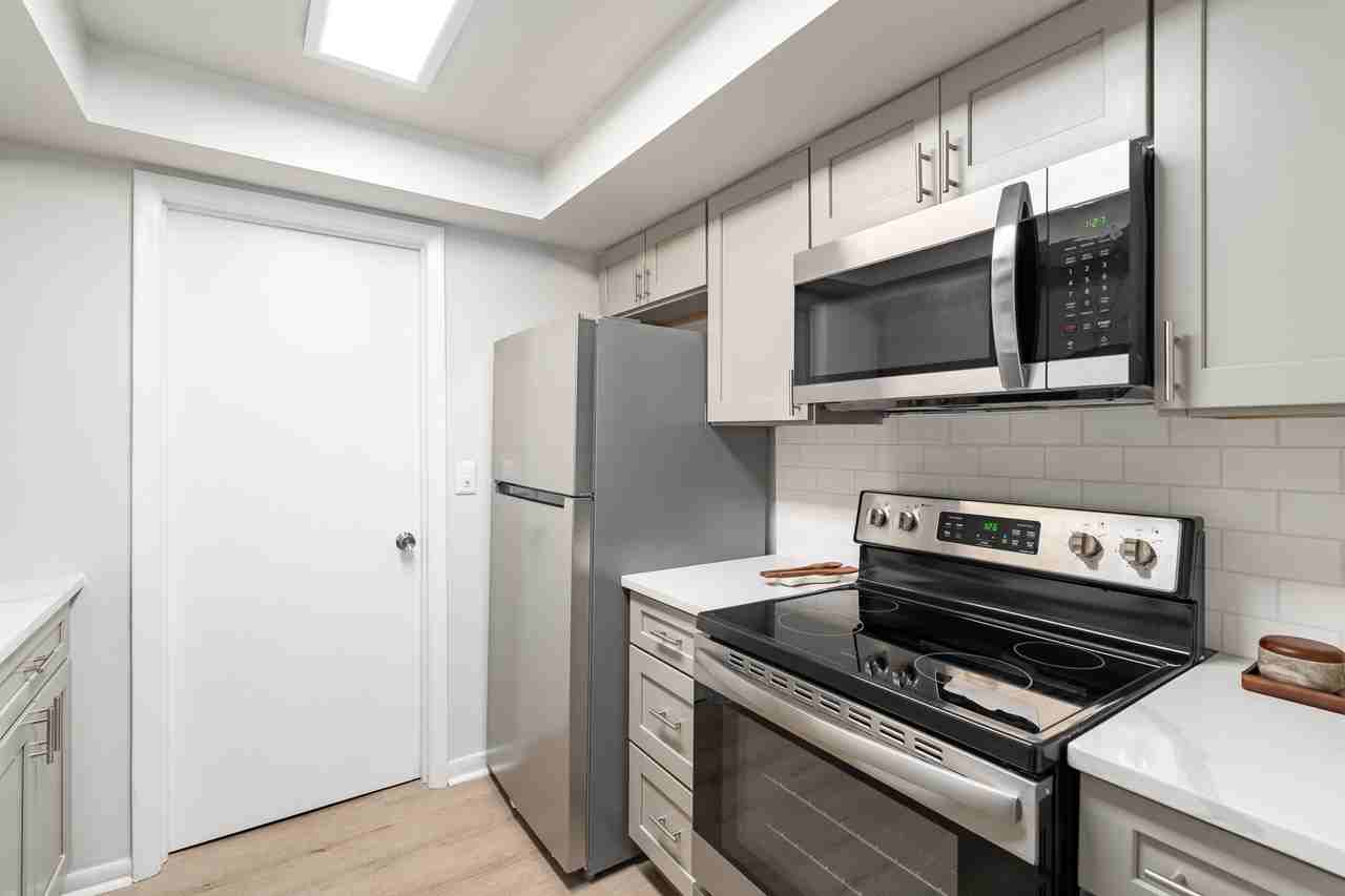 Faris Residences Georgetown - Photo 2 of 18