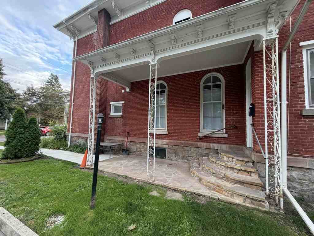 210 Locust St #1 - Photo 3 of 23