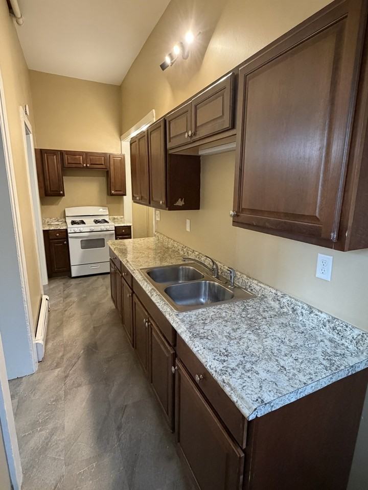 210 Locust St #1 - Photo 4 of 23