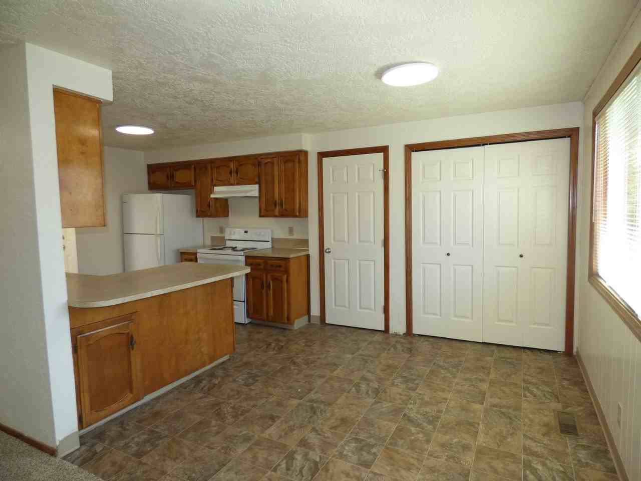 2081 Elmwood Dr S - Photo 2 of 50