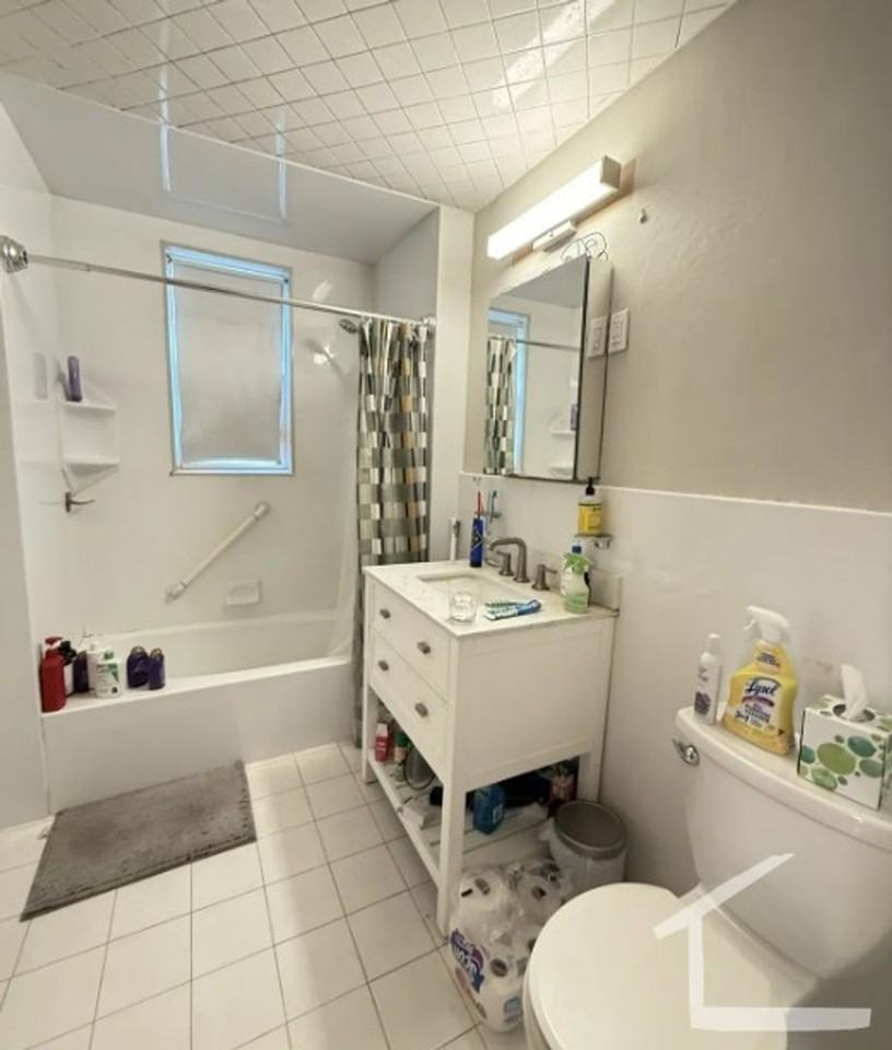 437 Washington St - Photo 3 of 10