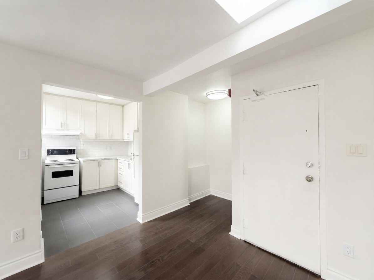 181 Gerrard St E #301 - Photo 6 of 26