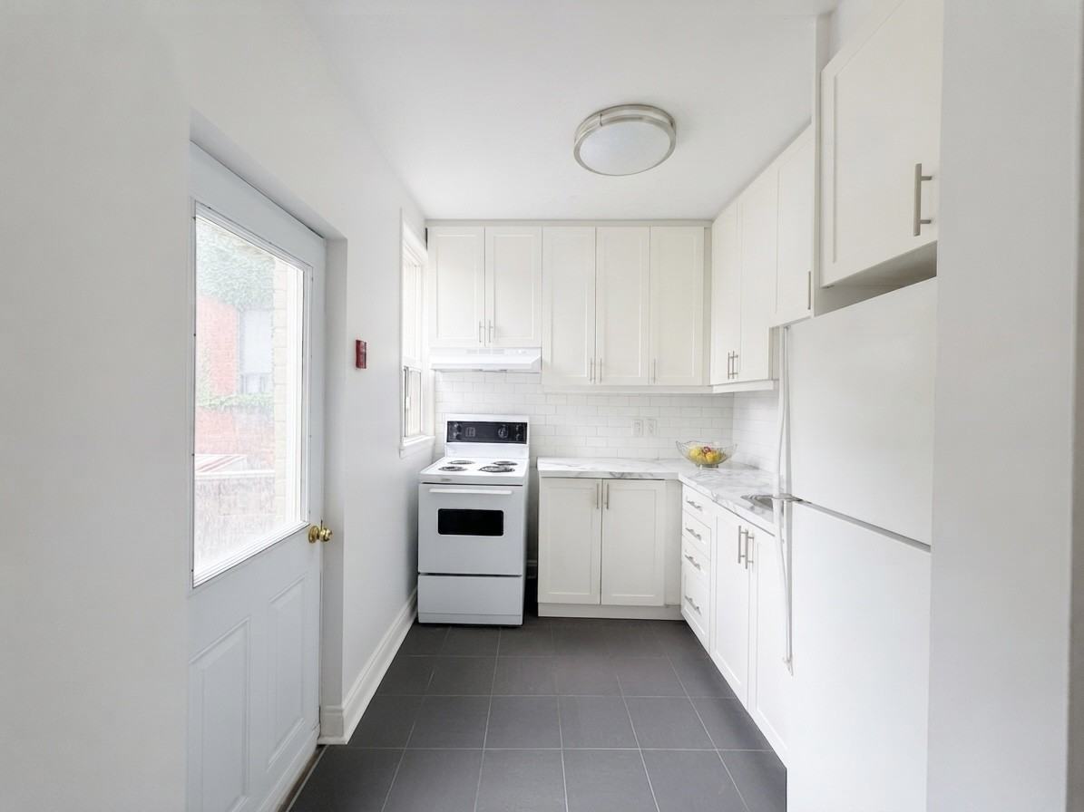 181 Gerrard St E #301 - Photo 7 of 26