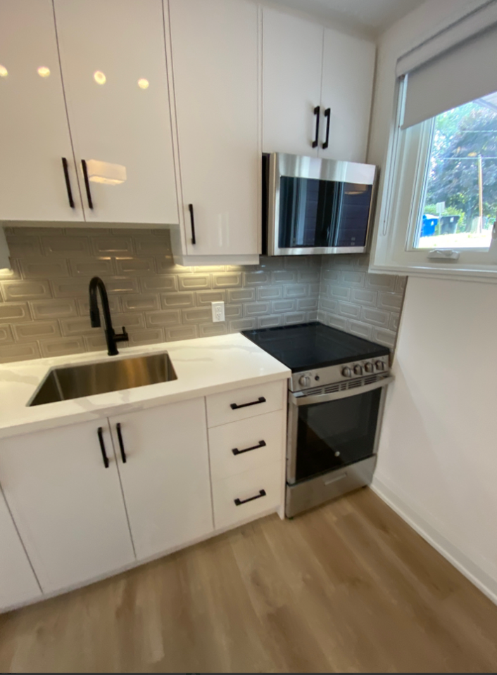 2520 Bloor St W #23 - Photo 4 of 22