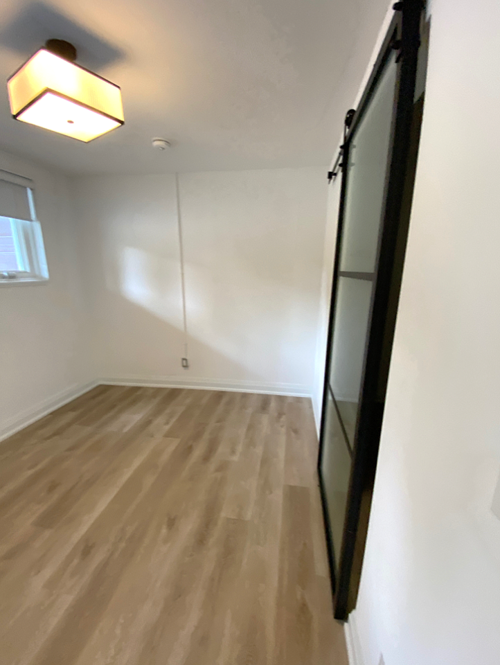 2520 Bloor St W #23 - Photo 6 of 22