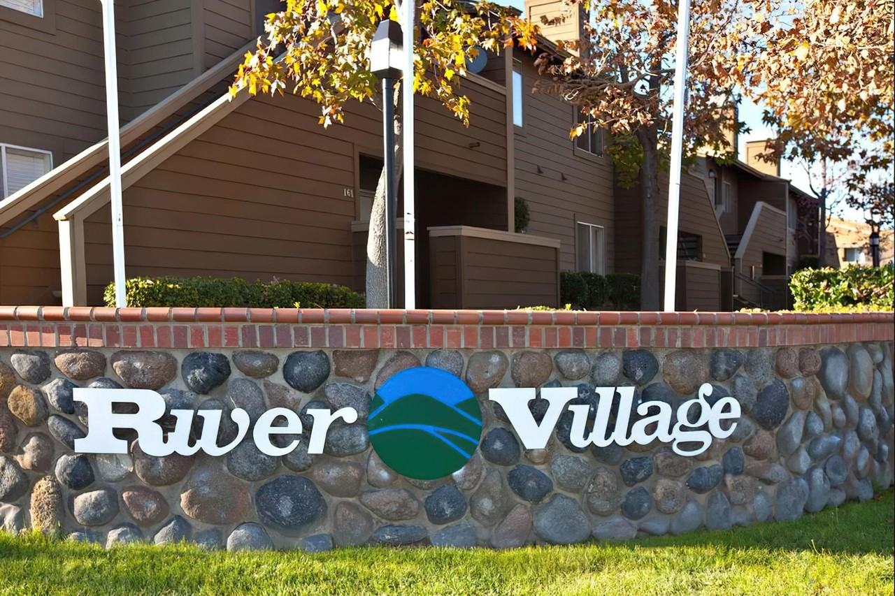 Elan River Village - Photo 3 of 13