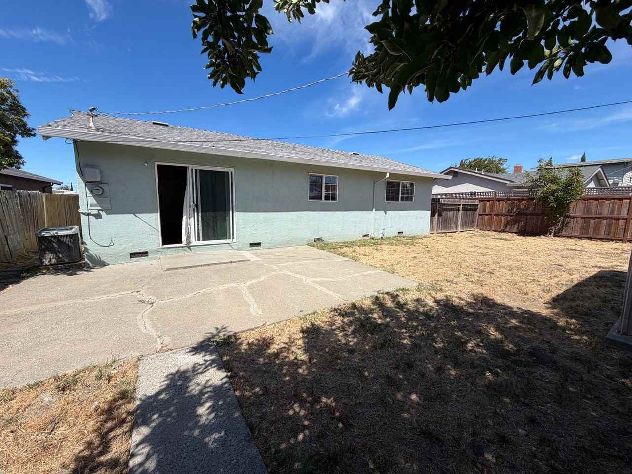 1642 Dover Ave - Photo 2 of 18