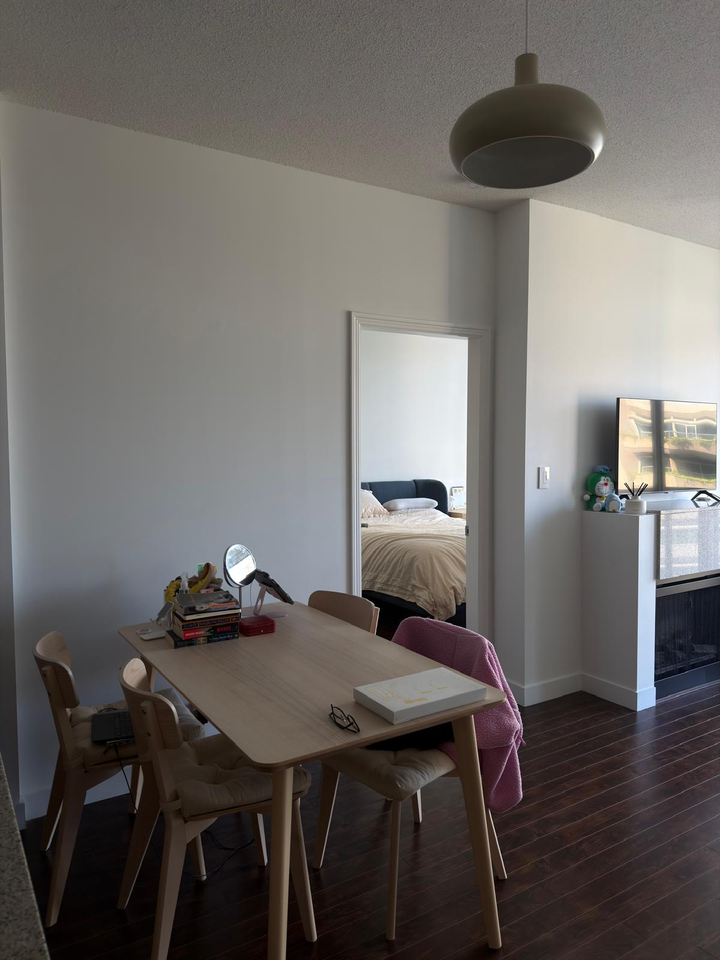 1211 Melville St - Photo 2 of 12