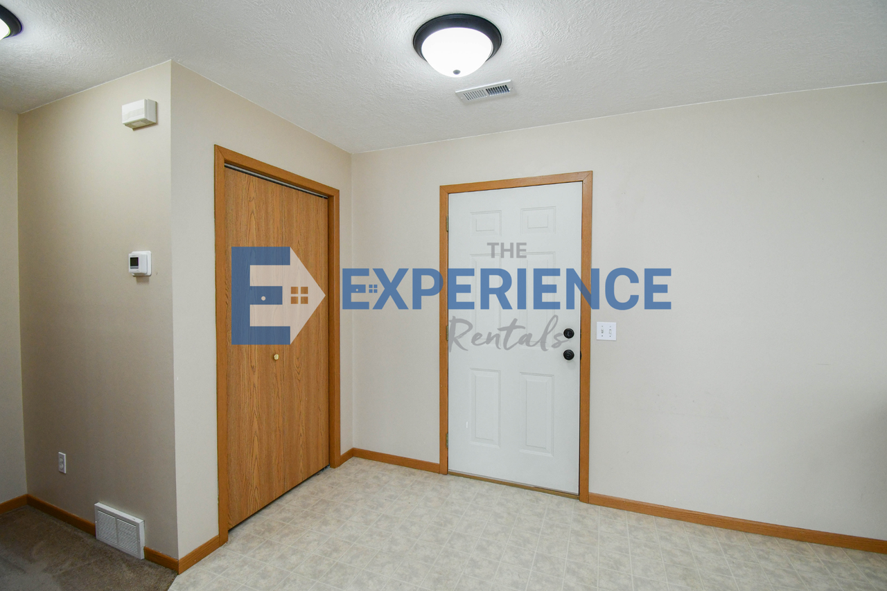 1420 E Redwood Blvd - Photo 5 of 27