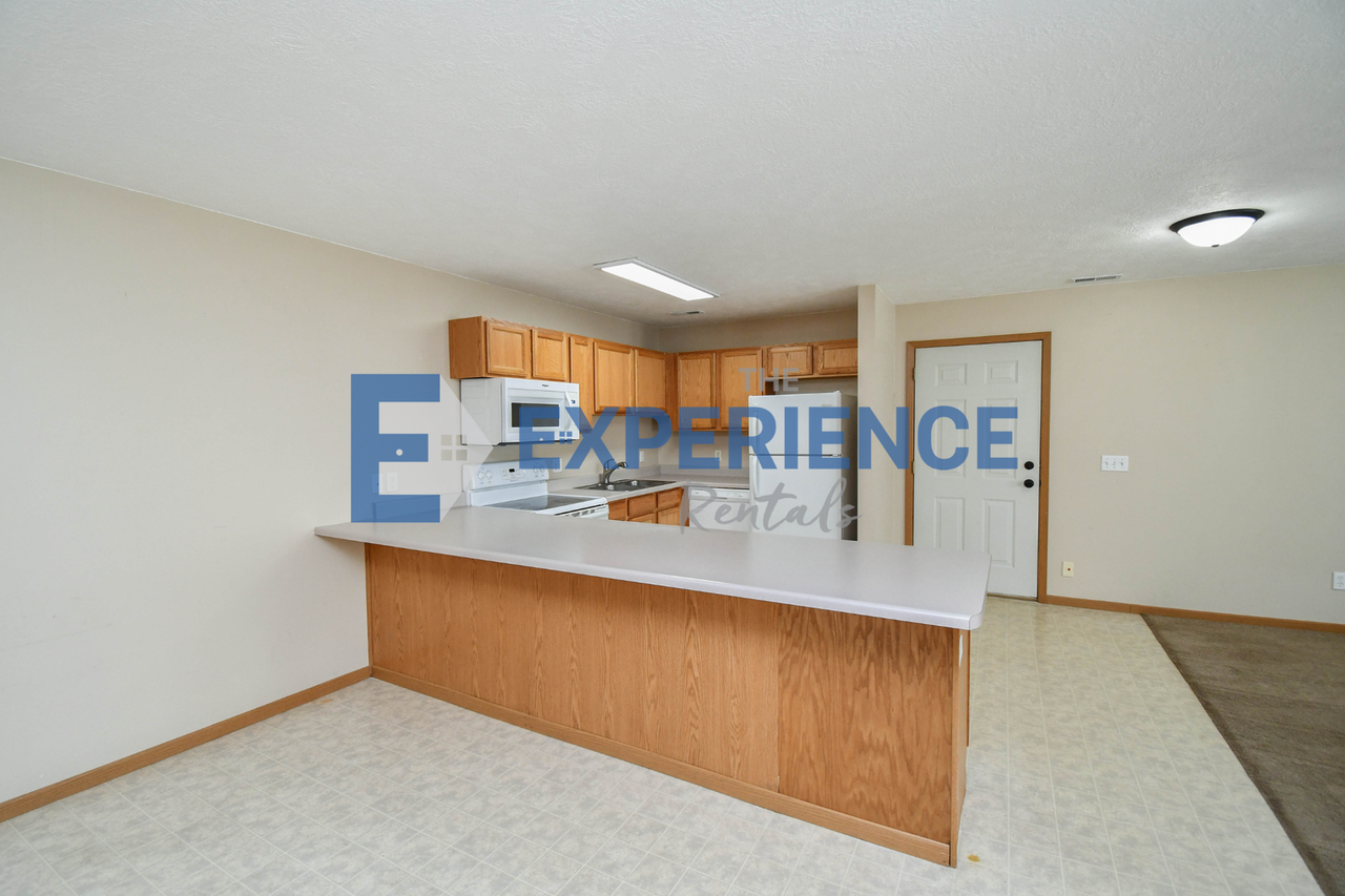 1420 E Redwood Blvd - Photo 6 of 27