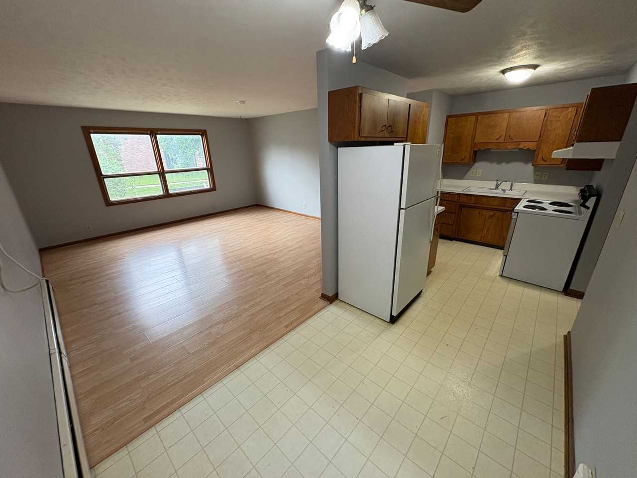 4918 Walker - Photo 5 of 28