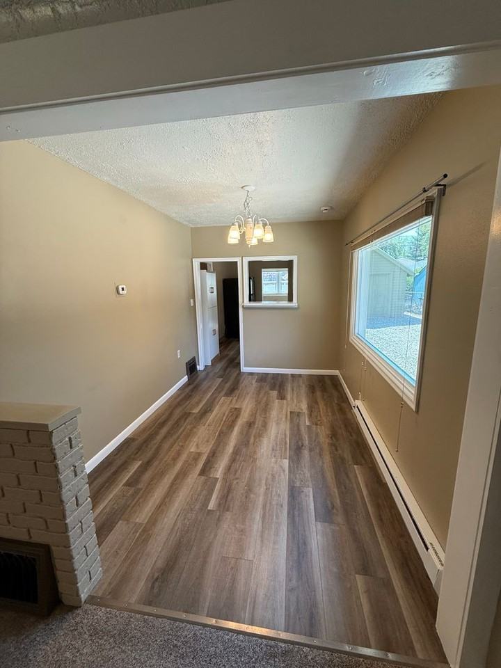 532 Parkhill Dr - Photo 2 of 11