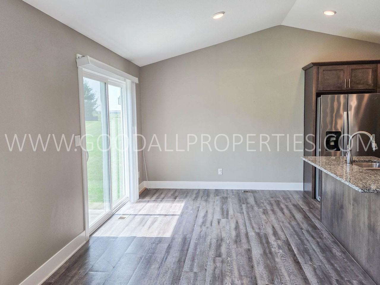 16726 Wilden Dr - Photo 4 of 21