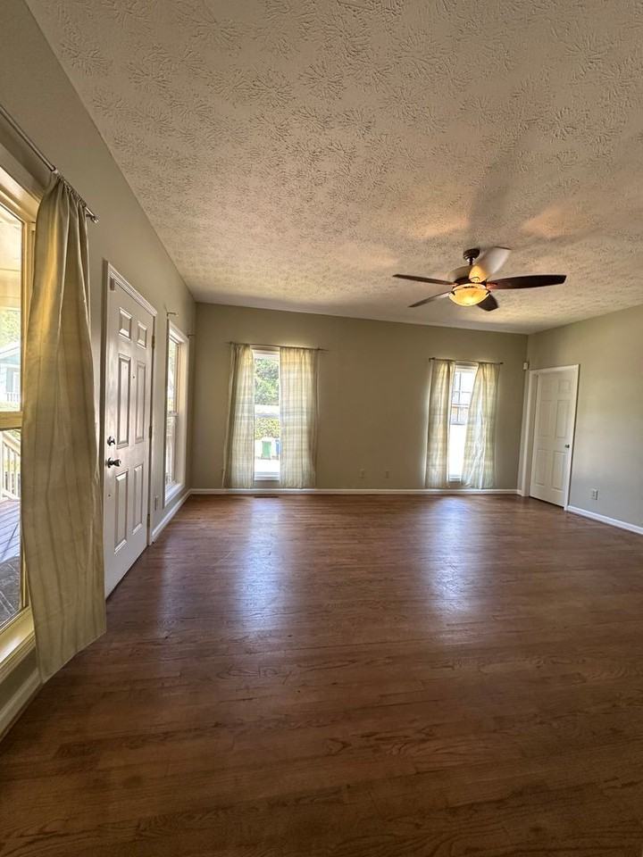 197 Marlin St - Photo 7 of 48