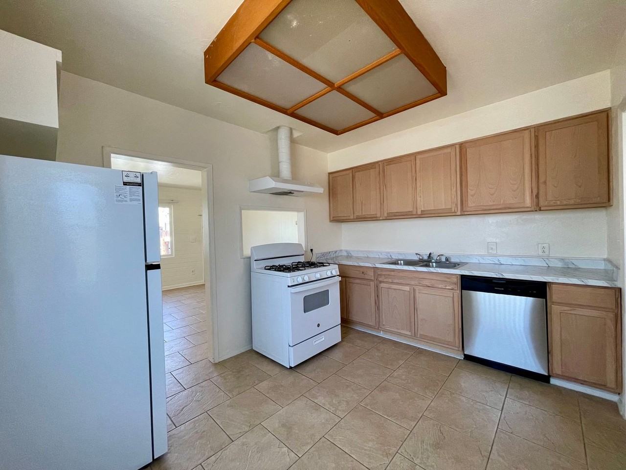 321 Roanoke Rd #321 - Photo 6 of 16
