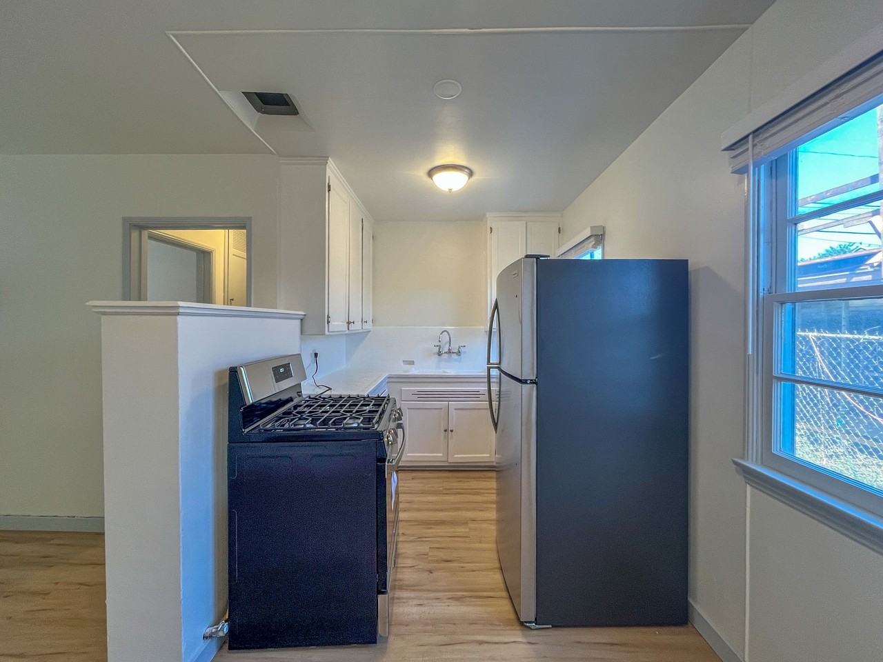 5919-5925 Crenshaw Blvd - Photo 2 of 14