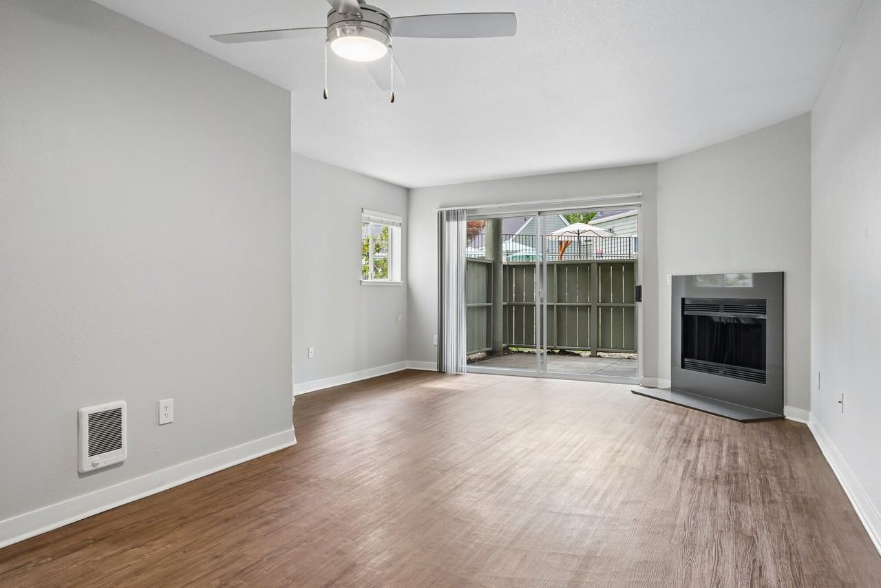 Sterling Pointe - Photo 4 of 27