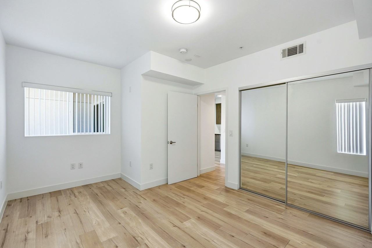 3057 West Pico Apartments - Photo 5 of 17