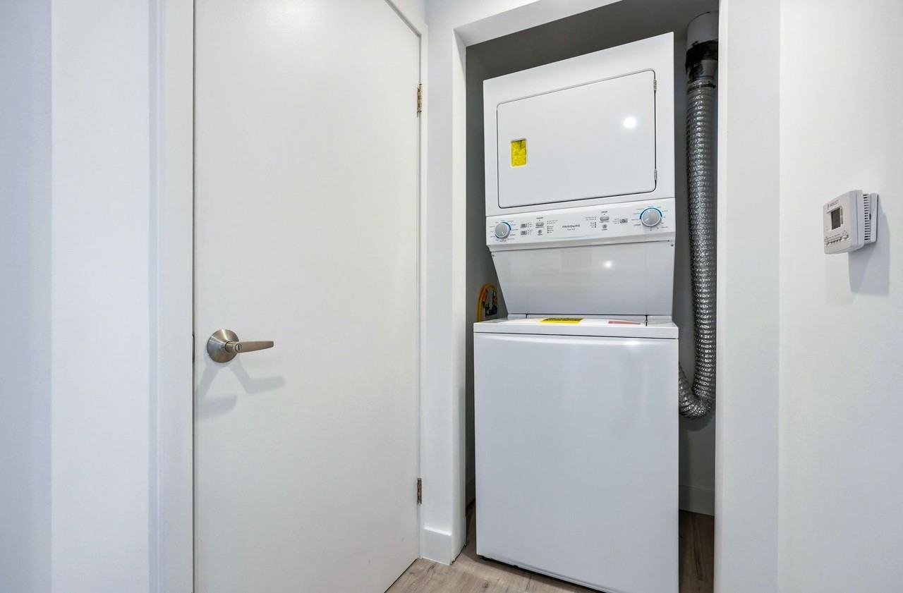 3057 West Pico Apartments - Photo 7 of 17