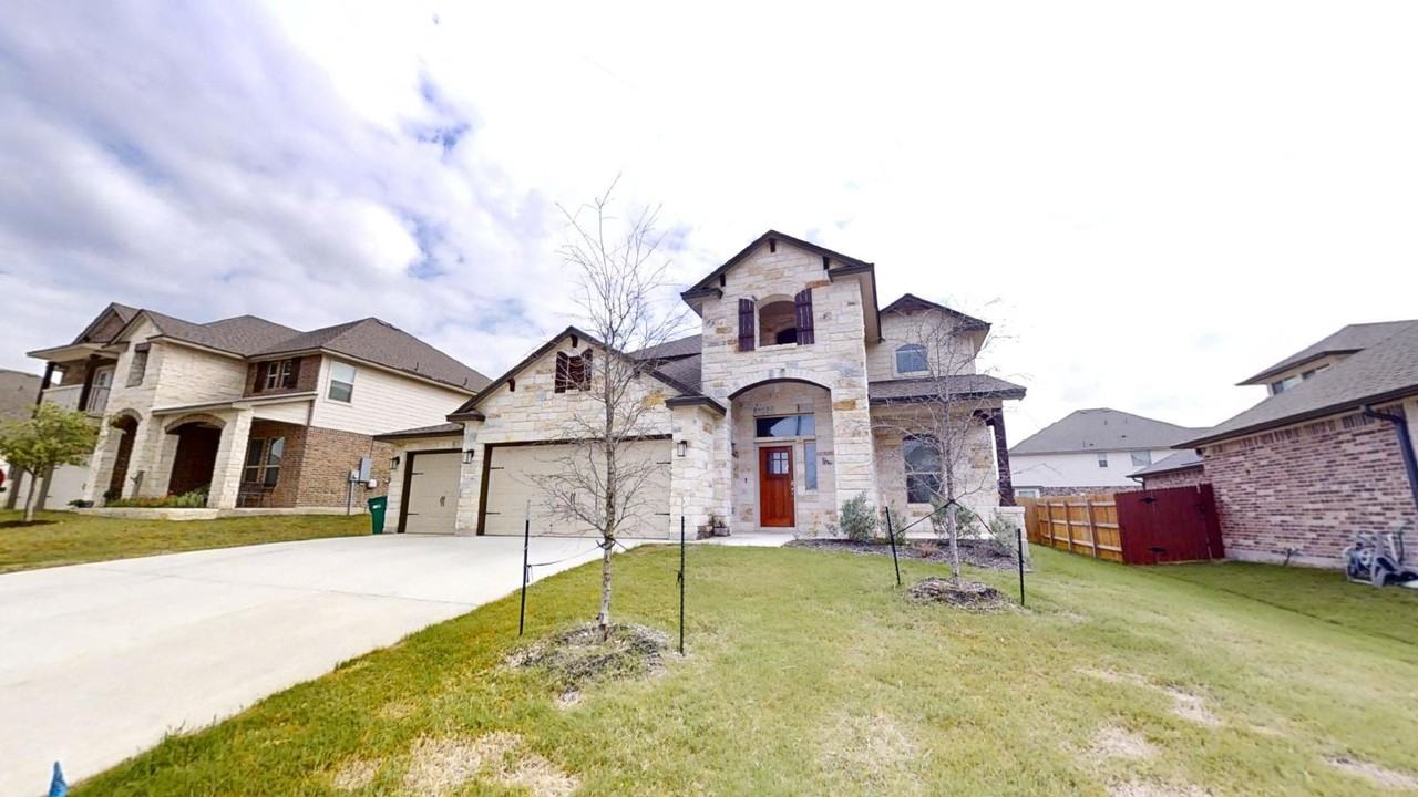 1202 Roma St - Photo 2 of 34