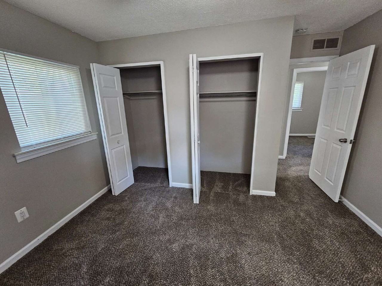 17943 Eastland St - Photo 6 of 12