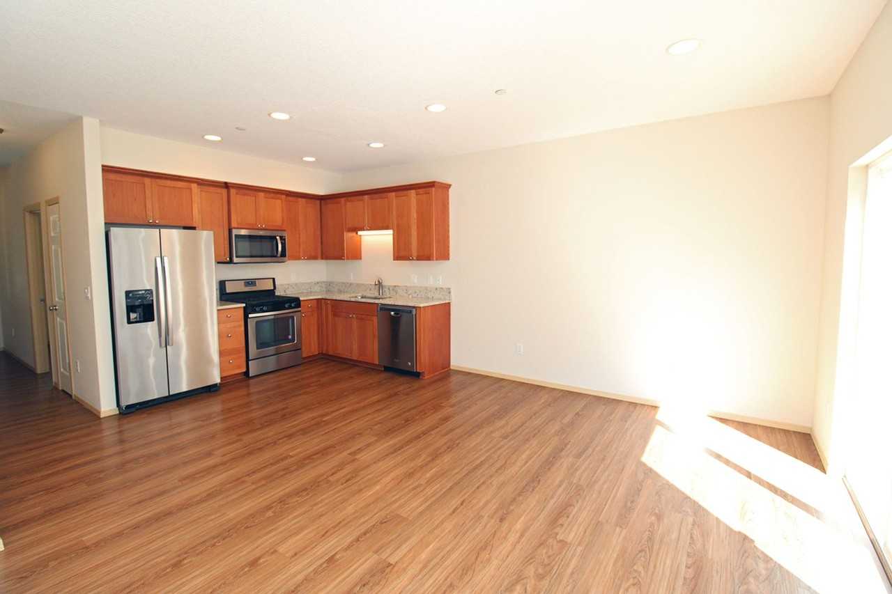 15808 Sw Division St - Photo 7 of 33