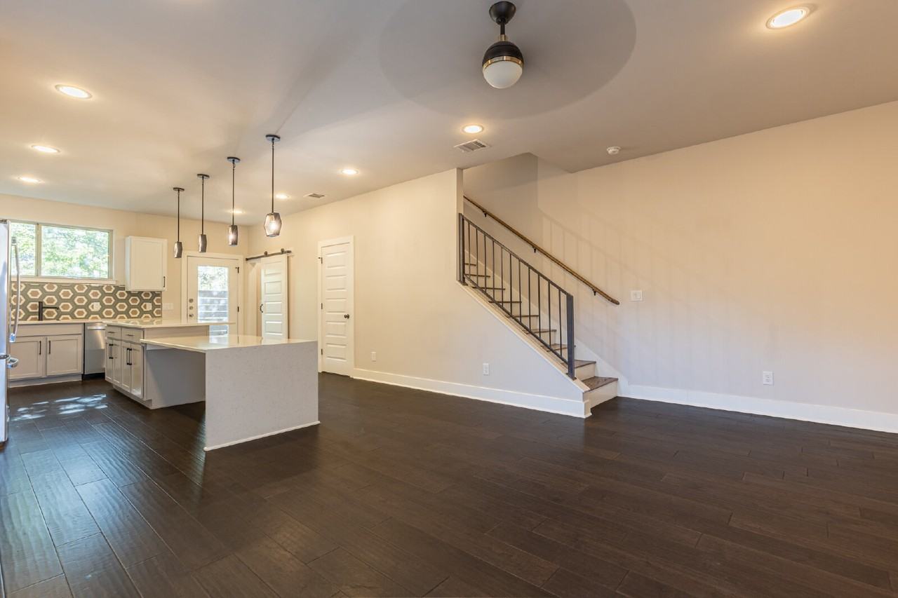 130 Rose Ln Unit 202 - Photo 3 of 36
