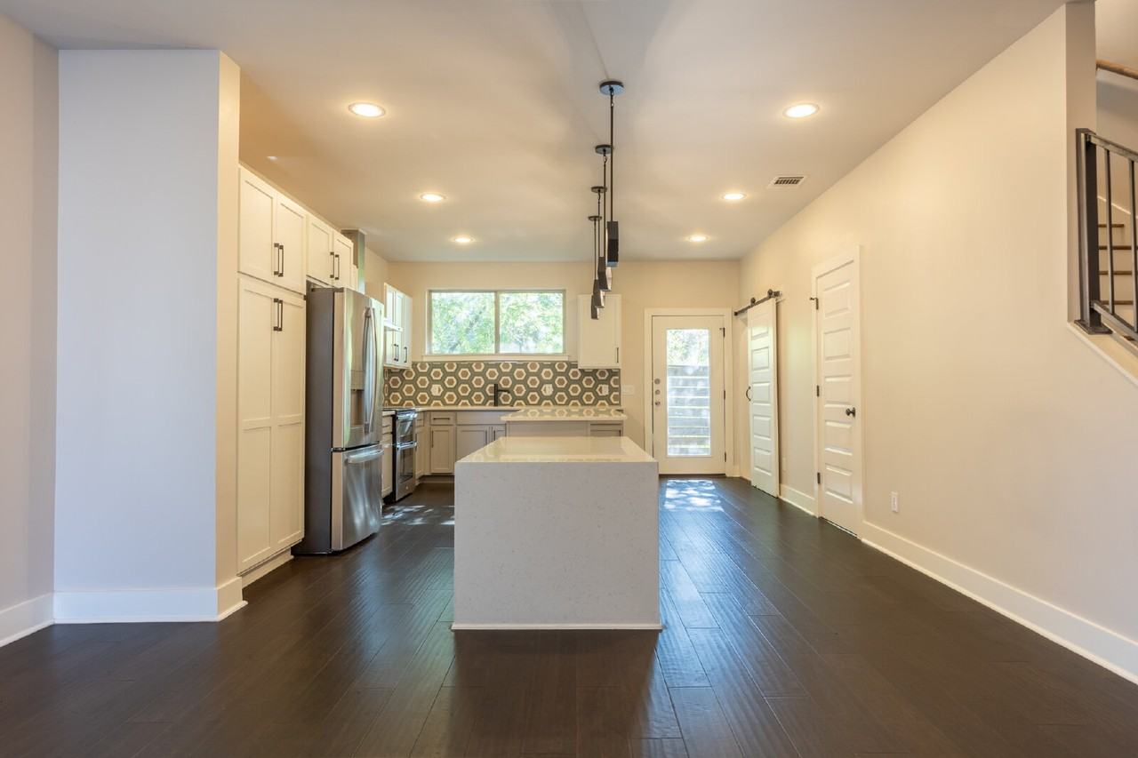 130 Rose Ln Unit 202 - Photo 5 of 36