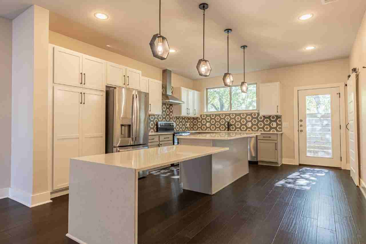 130 Rose Ln Unit 202 - Photo 6 of 36