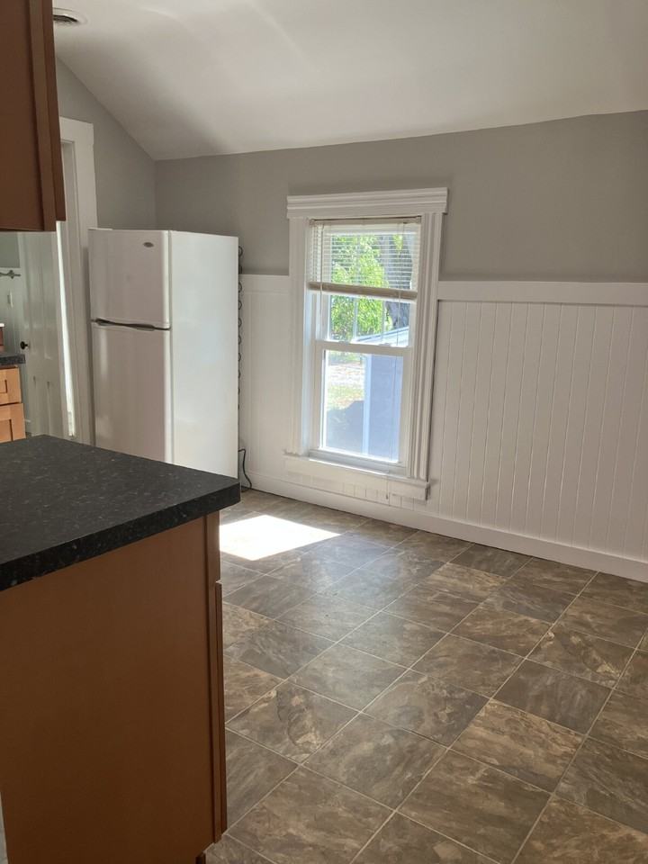 23 Woodlawn Ave Apt 2a #2A - Photo 2 of 17