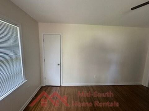 4403 Jamaica Ave - Photo 5 of 21