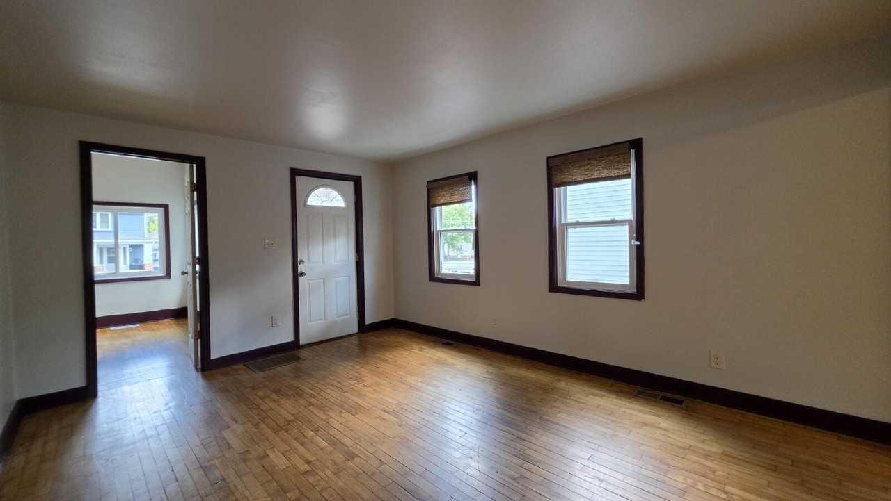 1115 N Richmond St - Photo 4 of 20