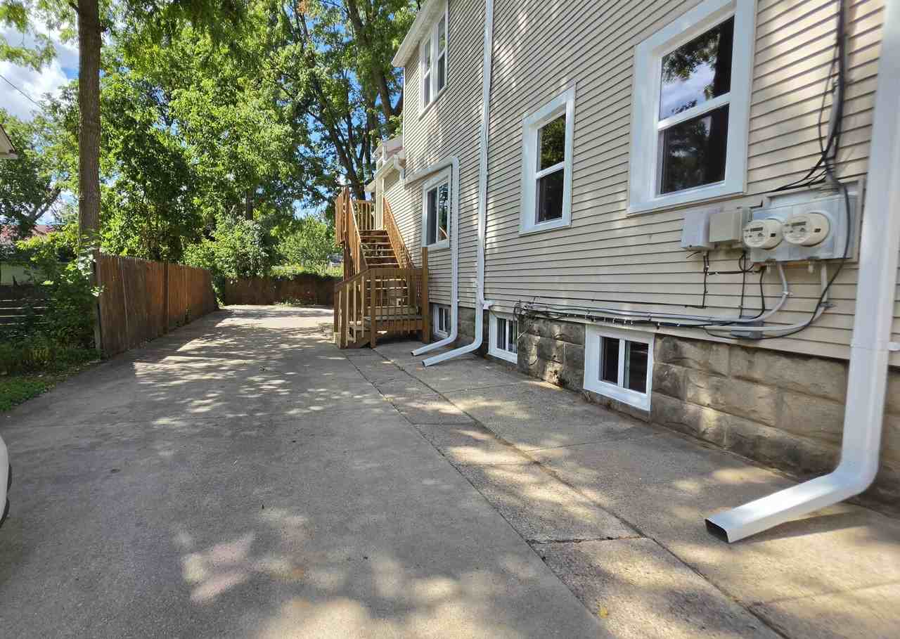 1115 N Richmond St - Photo 2 of 18