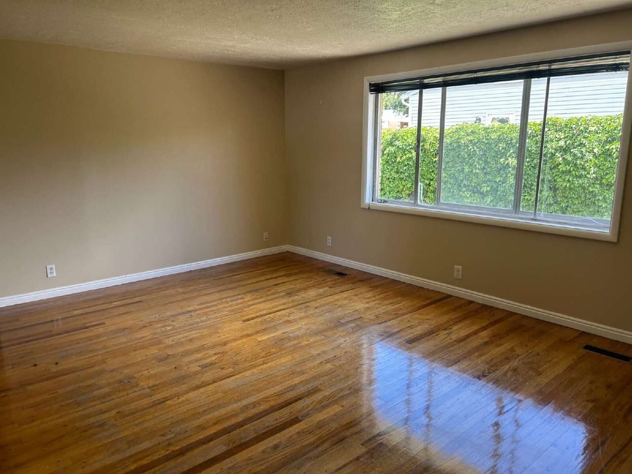 128 Fowler Ave #UP - Photo 3 of 15