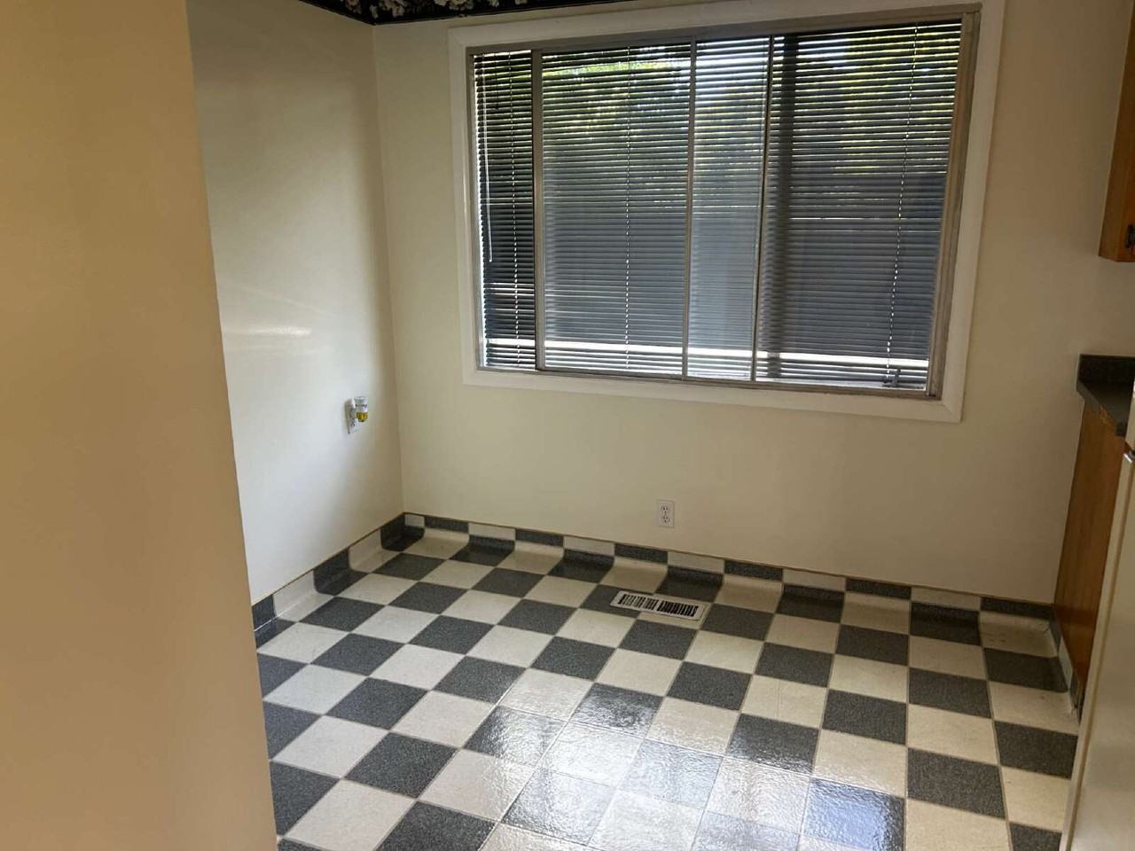 128 Fowler Ave #UP - Photo 5 of 15