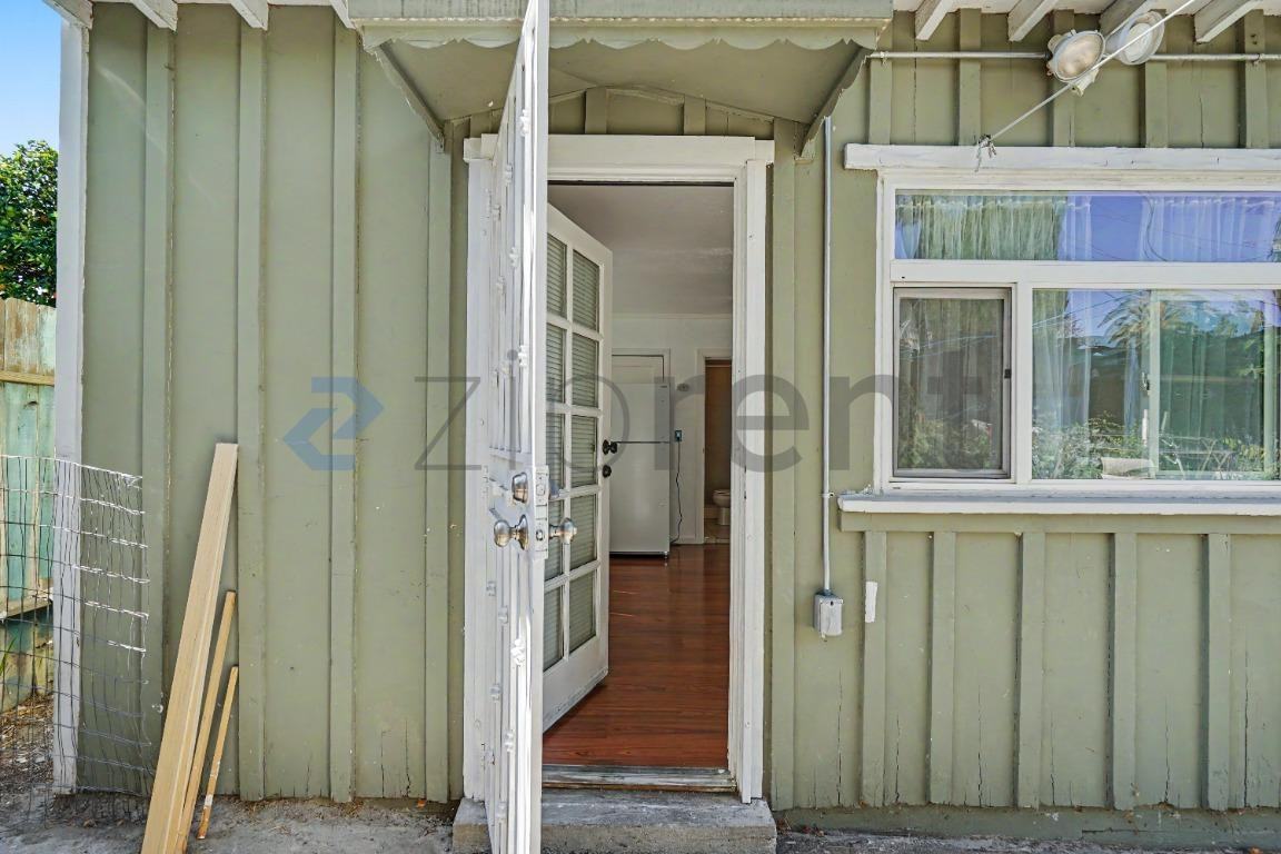 2755 Sanborn Ave - Photo 2 of 14