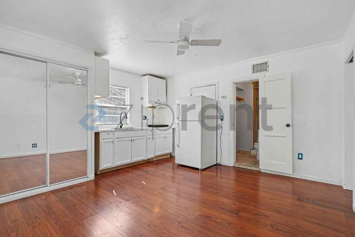 2755 Sanborn Ave - Photo 5 of 14
