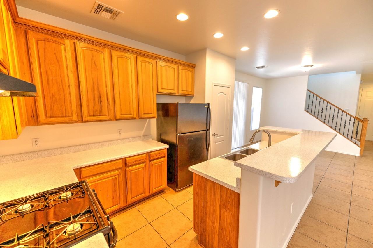 8059 E Cabinet St - Photo 3 of 27