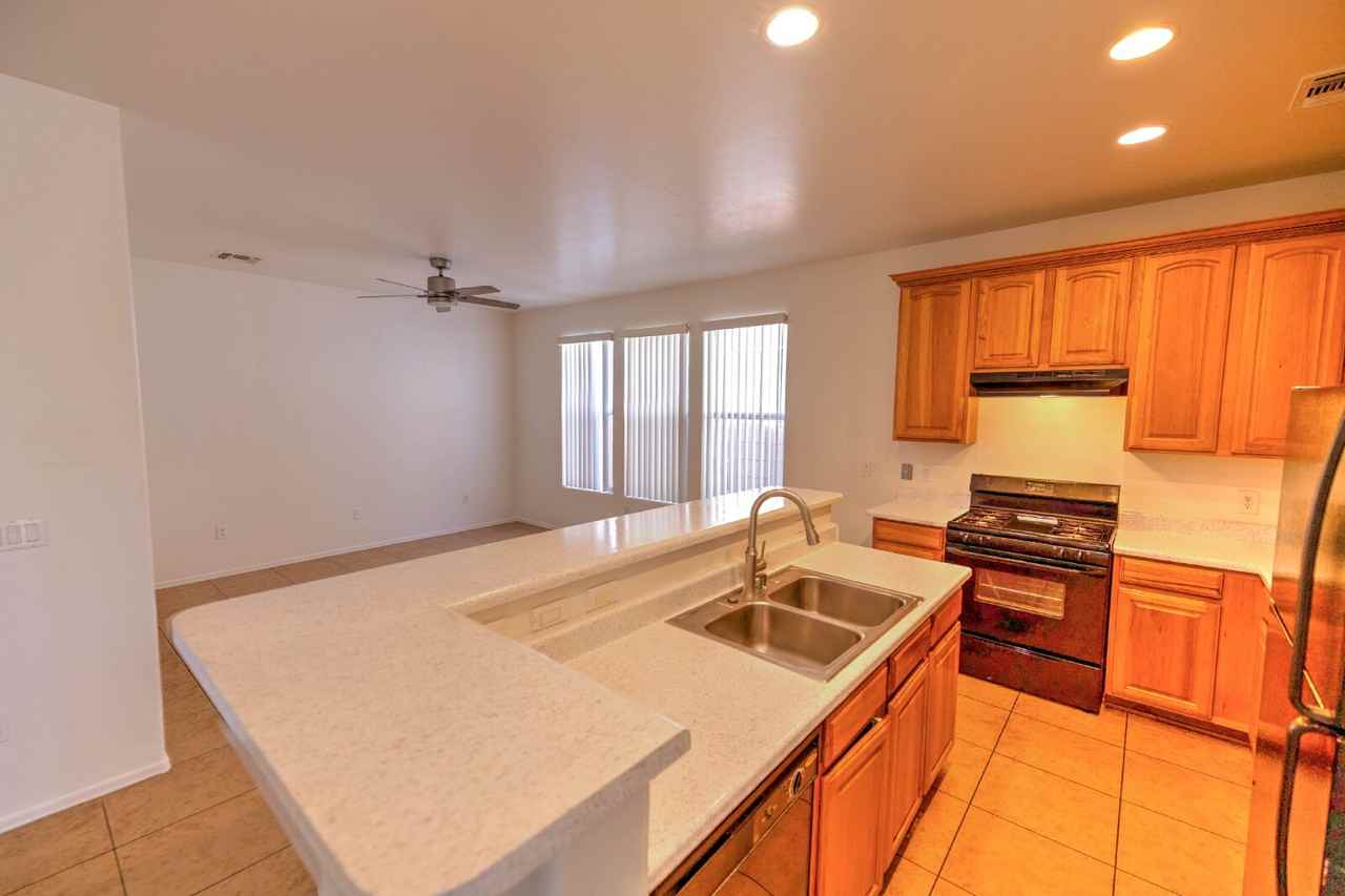 8059 E Cabinet St - Photo 5 of 27