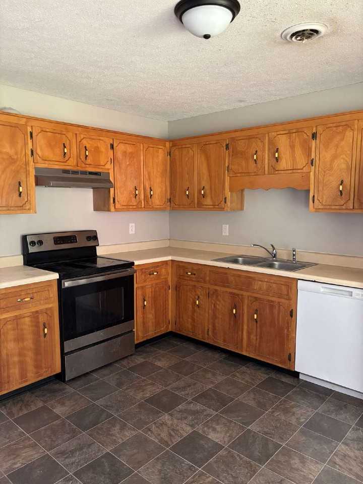 119 Gail St - Photo 4 of 6