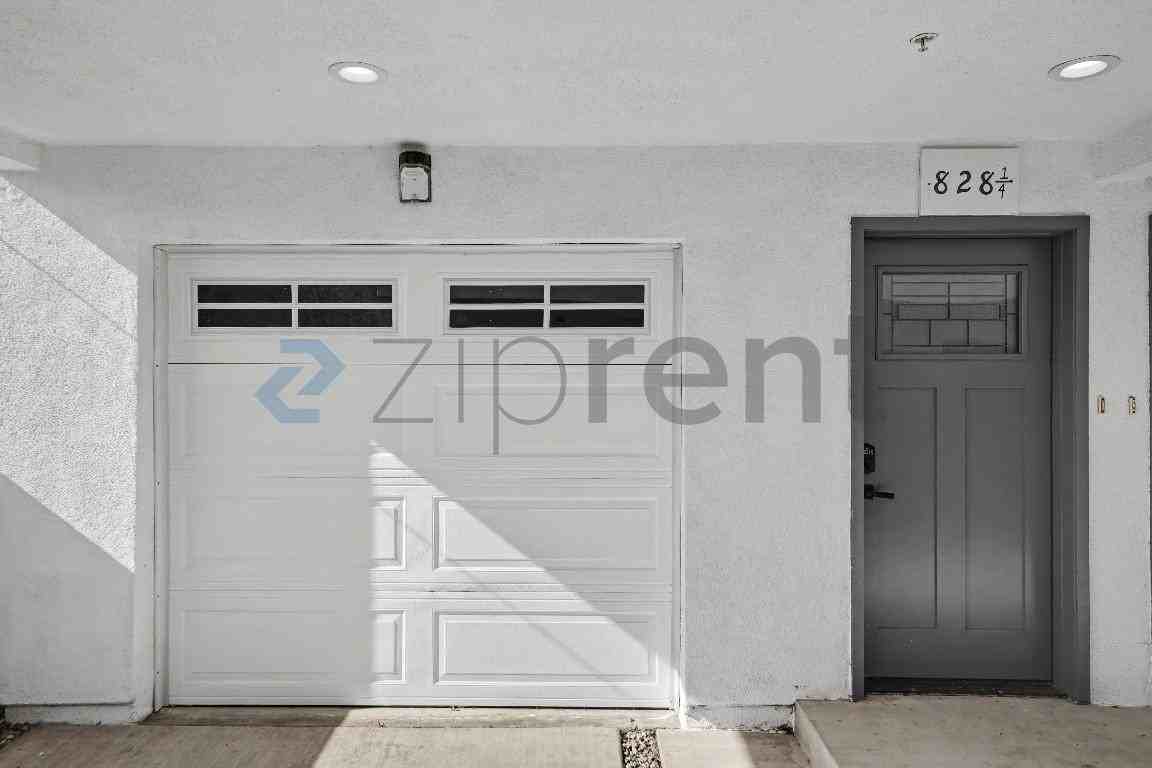 828 1/4 W 80th St - Photo 2 of 15