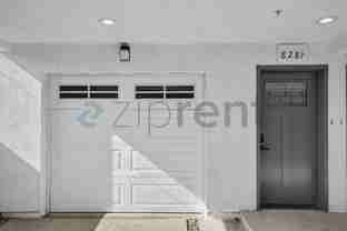828 1/4 W 80th St - Photo 1 of 1