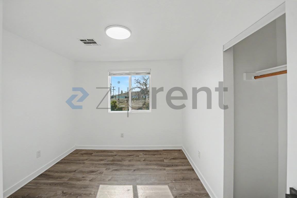 828 1/4 W 80th St - Photo 7 of 15