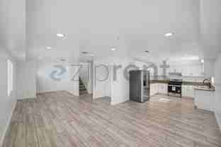 826 W 80th St - Photo 1 of 1