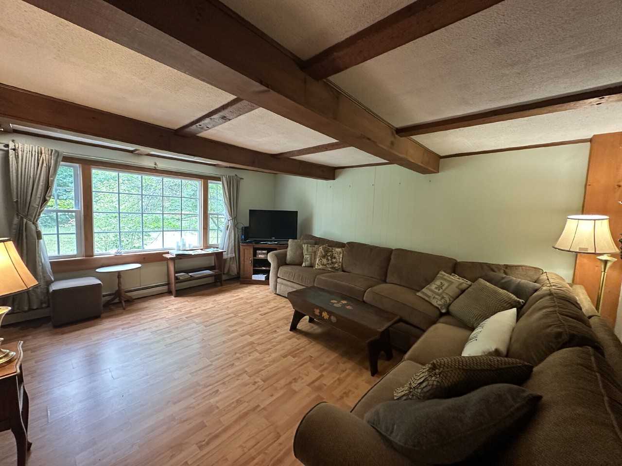 571 Mouse Ln - Photo 5 of 36