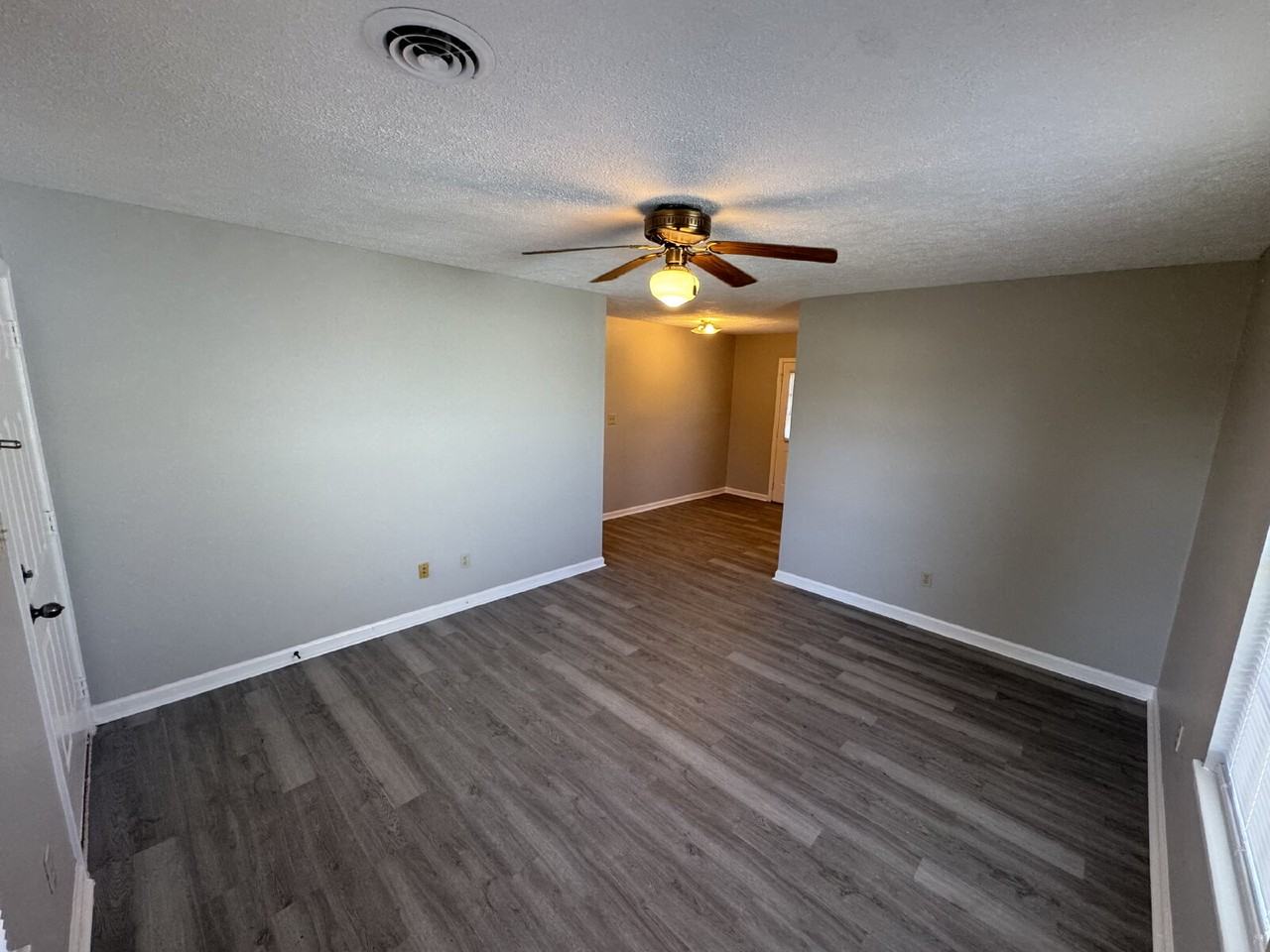 405 Eddy St - Photo 4 of 20