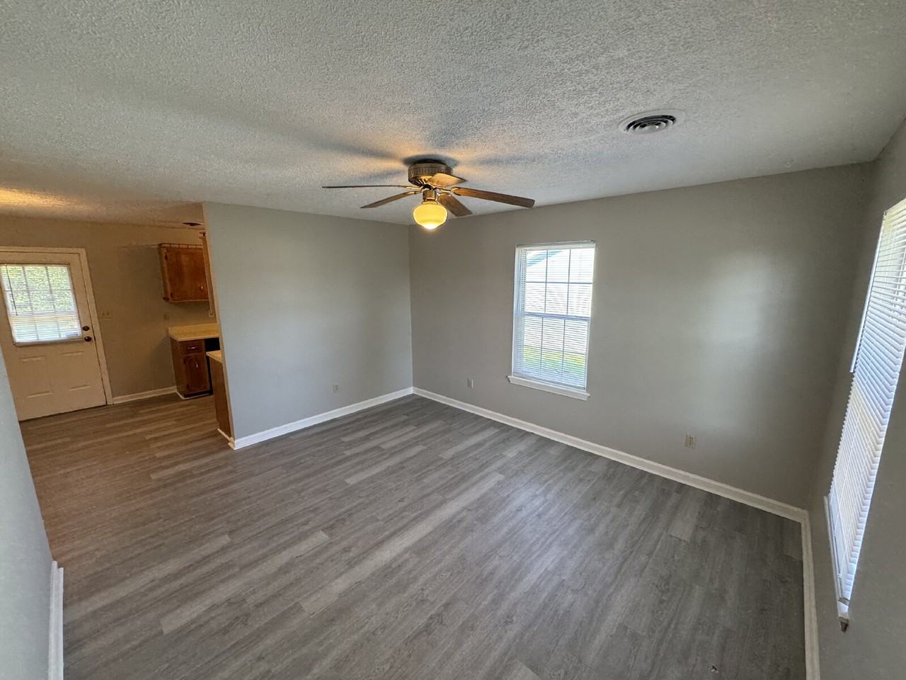 405 Eddy St - Photo 5 of 20