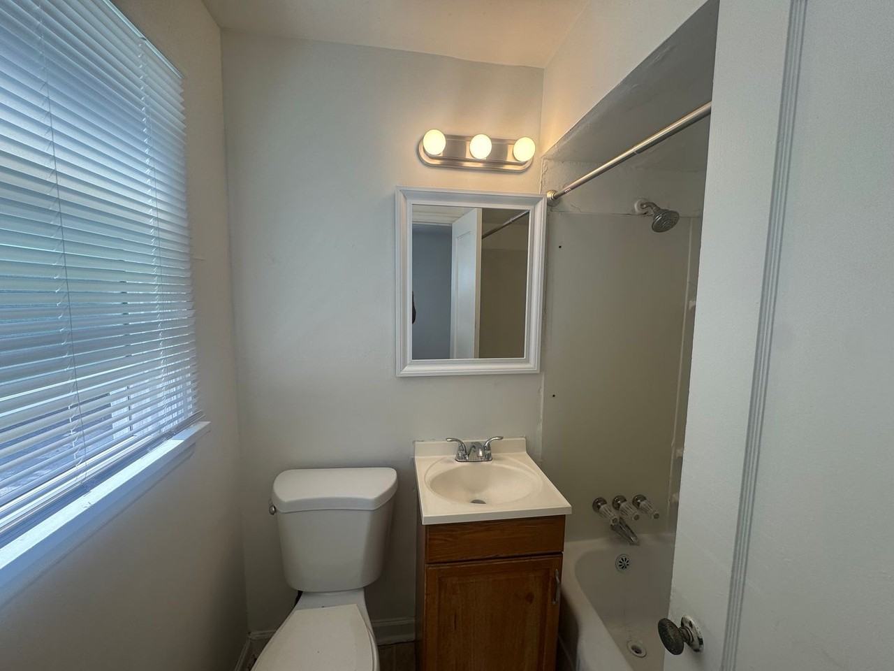 1505 W 6th Ave #D - Photo 7 of 8